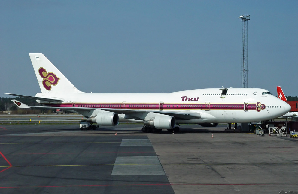 Aircraft 10 TH B747